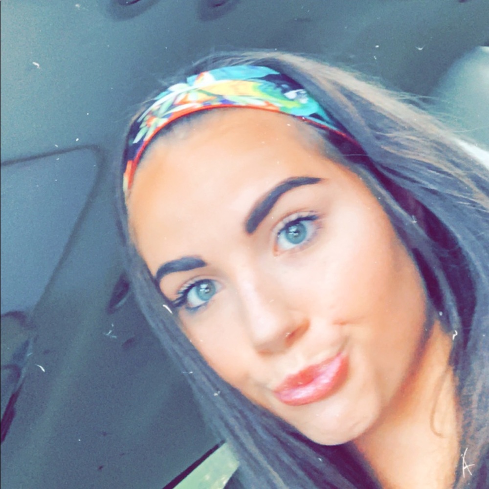 Meet your Posher, Camryn